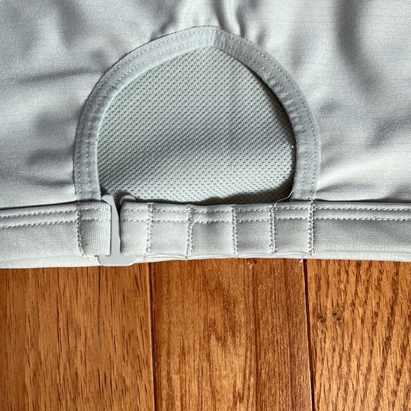 Extra Small Puma Sports Bra, Like New - Picture 4 of 8